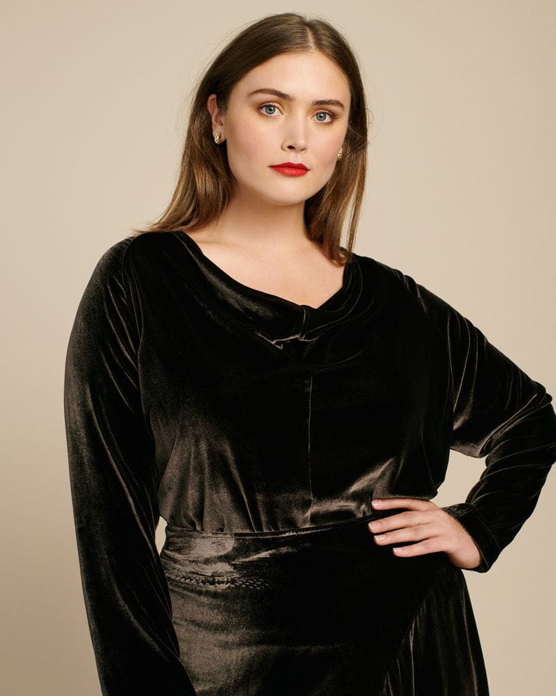 Front of a model wearing a size 16 Long Sleeve Evi Top in Chocolate by Zero + Maria Cornejo. | dia_product_style_image_id:226483